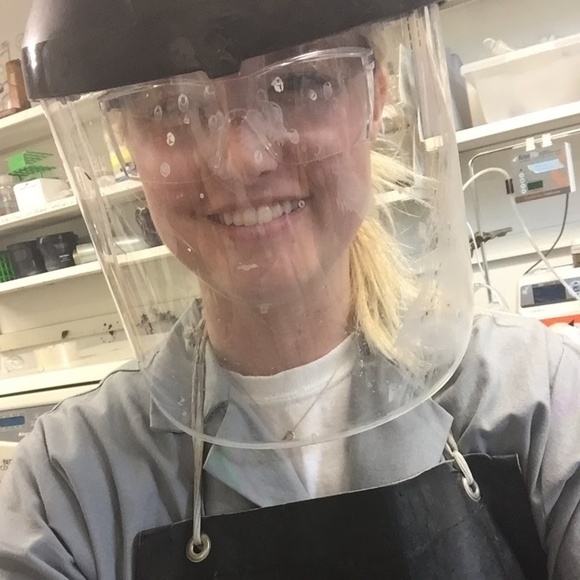 Meet your Posher, Lizanne - Picture 2 of 2